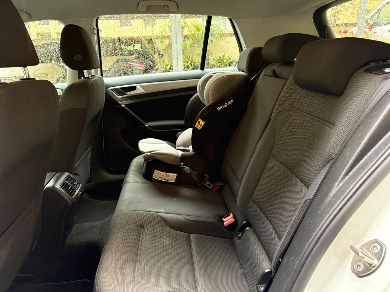 Volkswagen Golf 1.6 TDI Bluemotion #7595