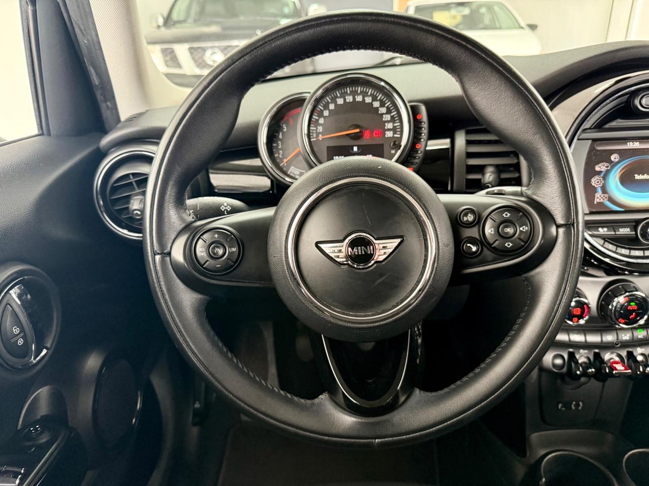 Mini 1.5 Cooper D 5 porte