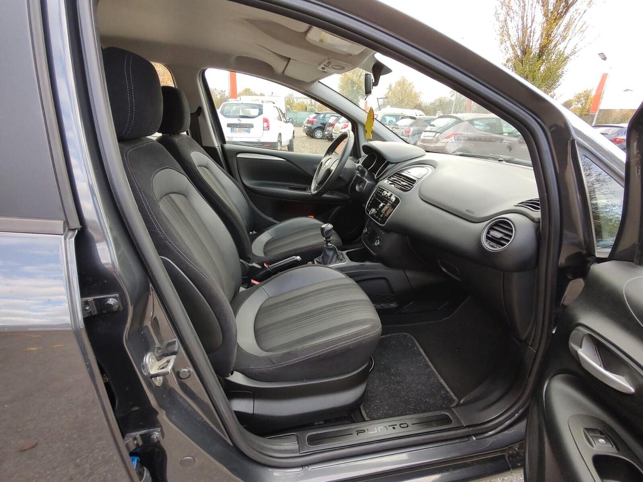 Fiat Punto Evo - EVO, 1.4 M. AIR 16V, 5 PORTE S&S EMOTION, GANCIO TRAINO, CON SOLO 27.000KM, OK NEOPATENTATI, GARANZIA L.12 MESI