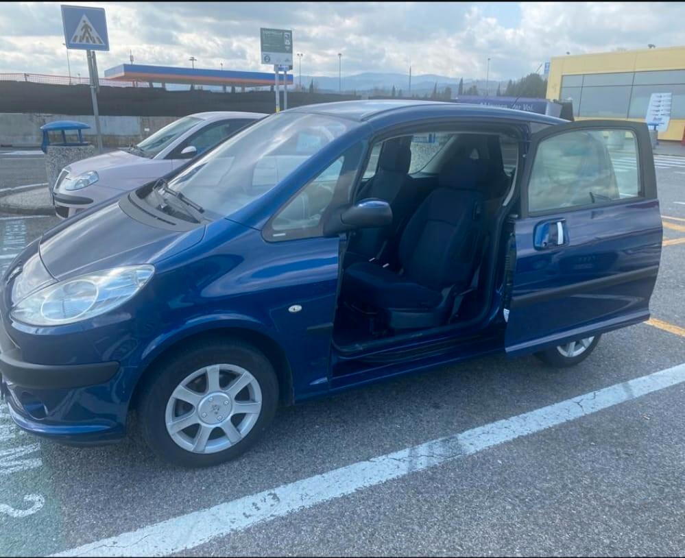 Peugeot 1007 1.4 HDi Sporty