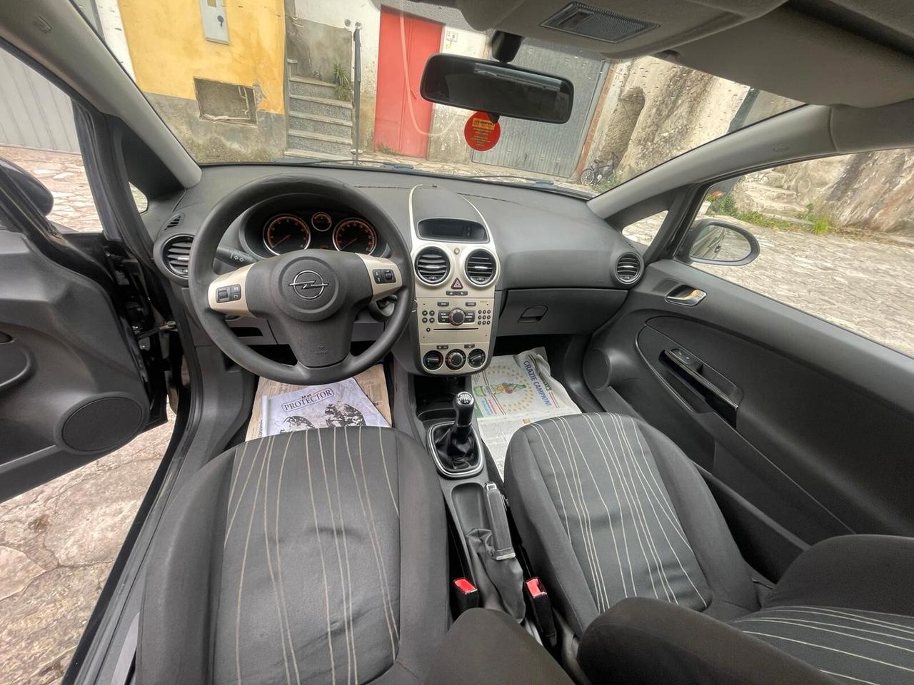 Opel Corsa 1.2 3 porte Enjoy