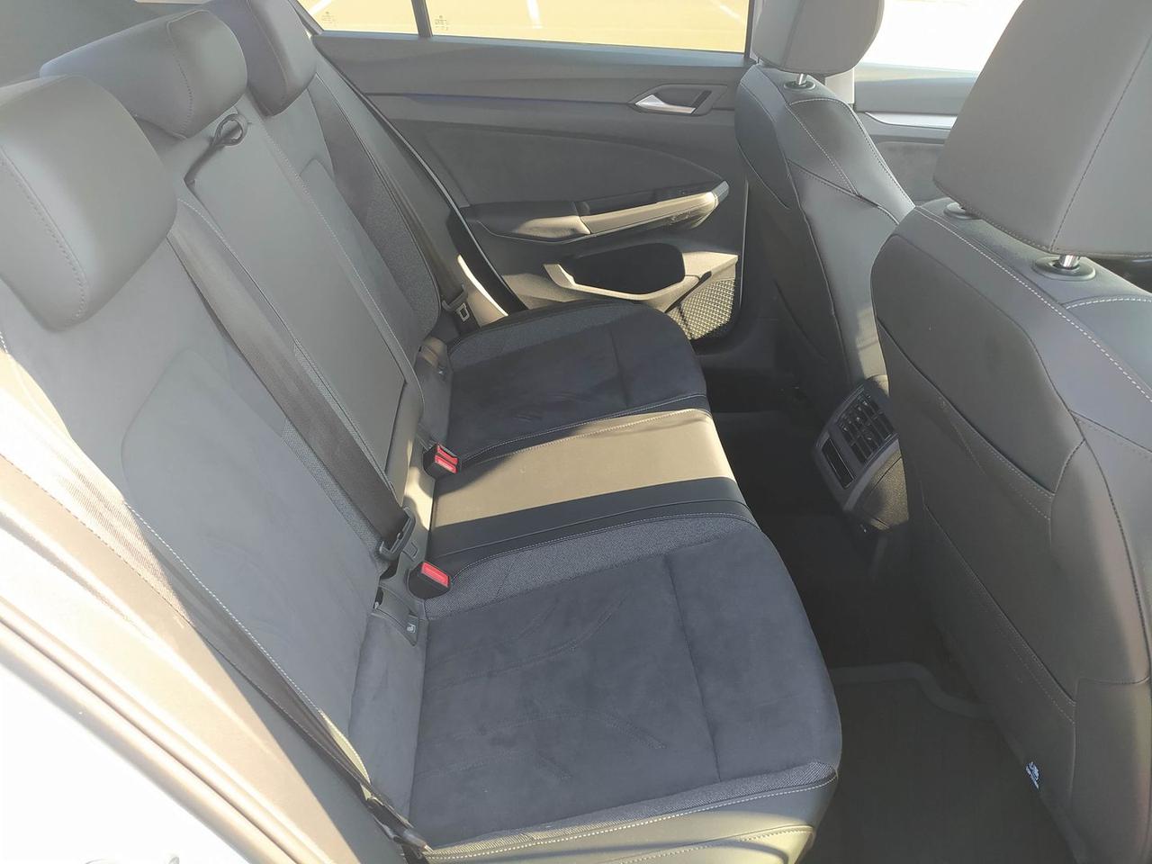 Volkswagen Golf Style 1.5 eHybrid PHEV 204C #12024