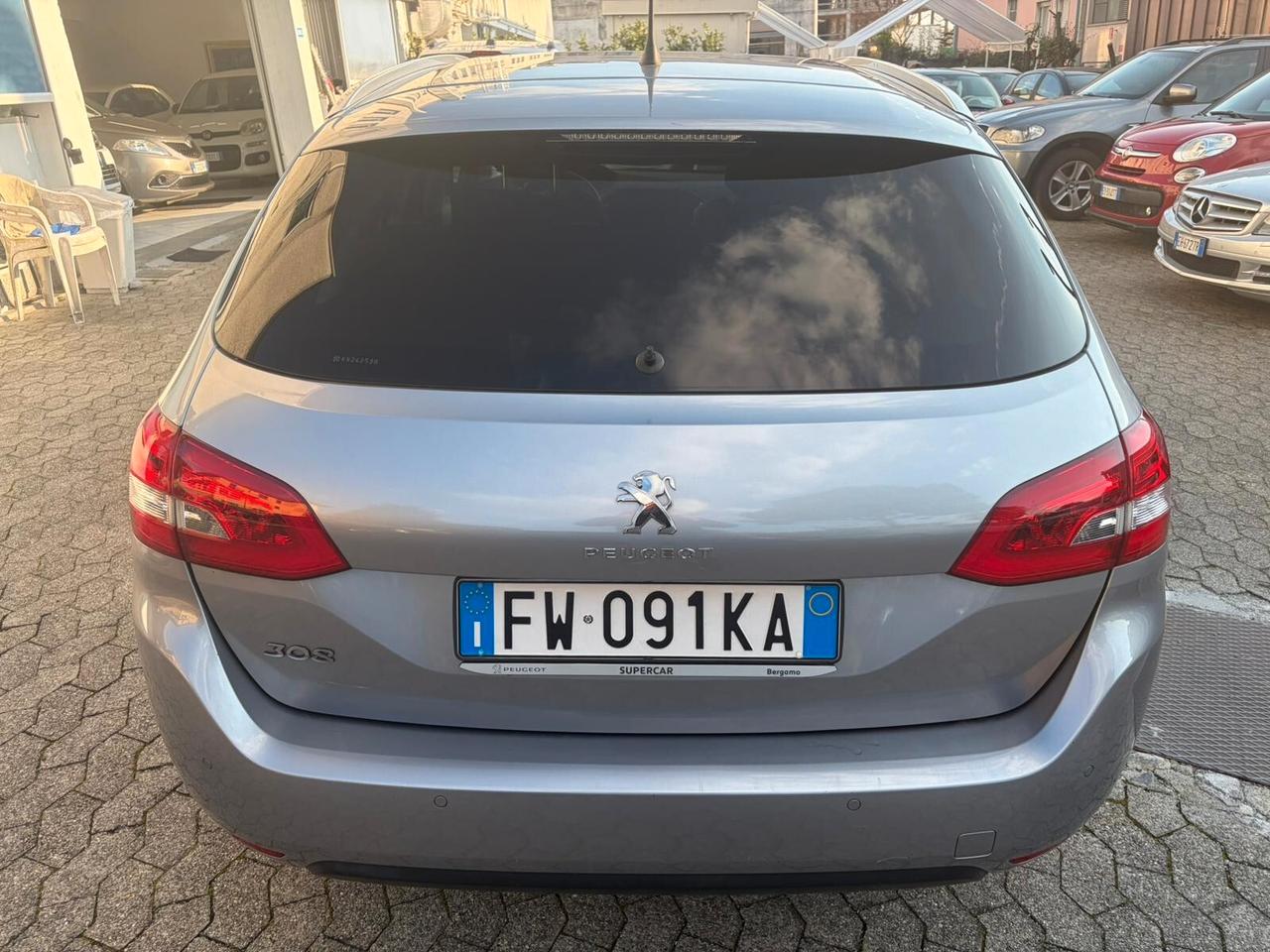Peugeot 308 PureTech Turbo 130 S&S Allure*EURO6*NAVI*CERCHI