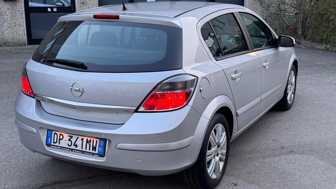 Opel Astra 1.6 T 16V 5 porte Cosmo Unico Proprietario del 44