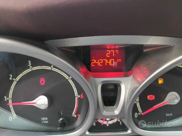 Ford Fiesta VI 2008 1.2 16v Titanium 82cv 3p