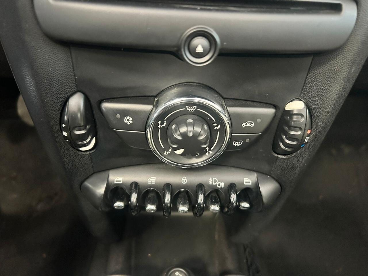 Mini Cooper D Cabrio 1.6 X NEO 2010