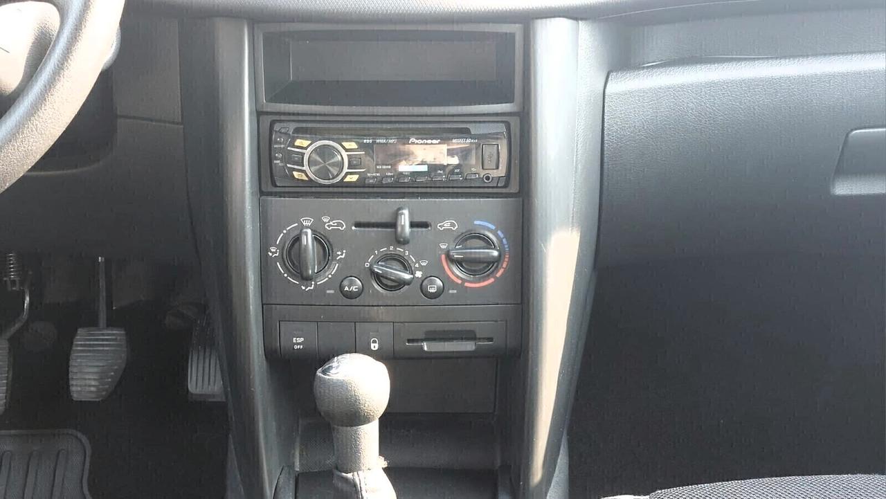 Peugeot 207 1.4 benzina Neopatentati
