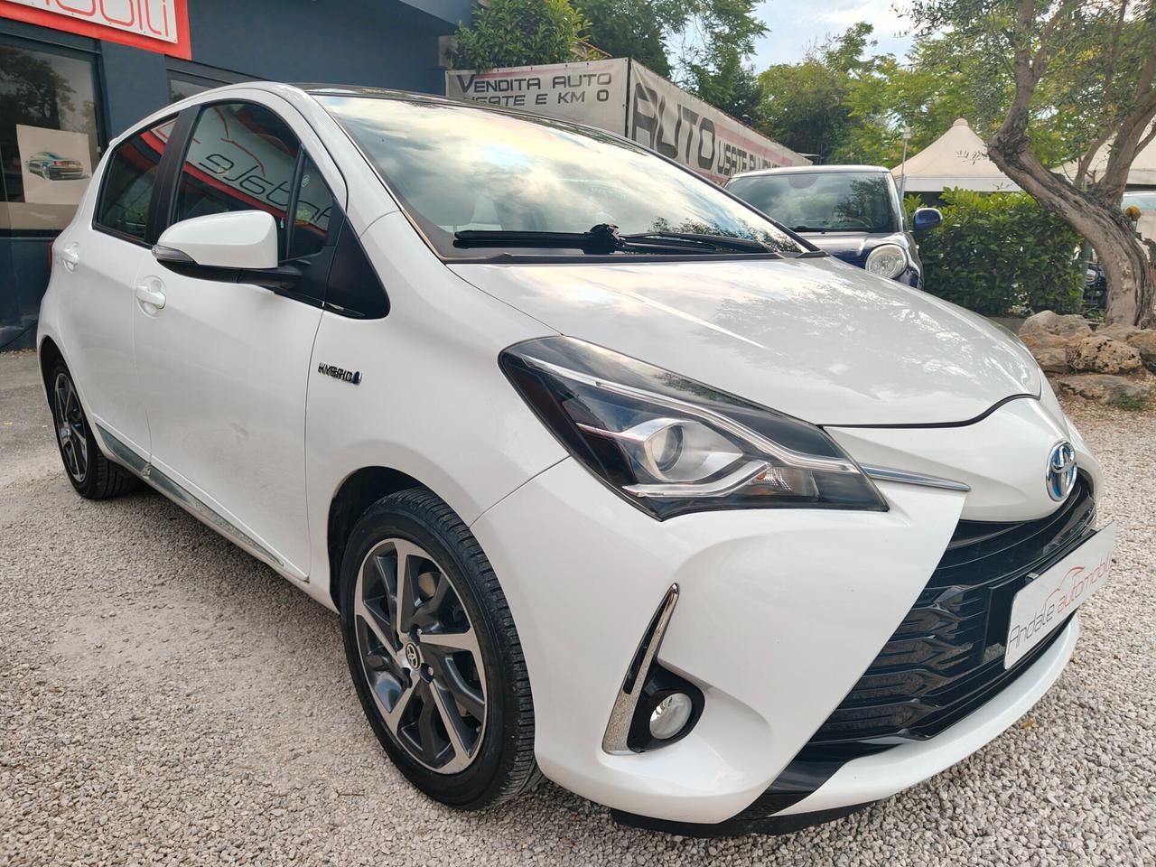 Toyota Yaris HYBRID LOUNGE TETTO PANORAMICO **SOLO 92000KM ** PREZZO REALE