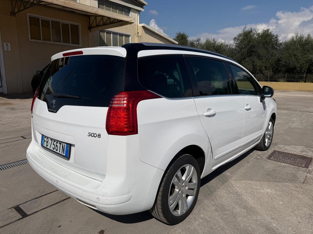 Peugeot 5008 BlueHDi 120 EAT6 S&S Allure