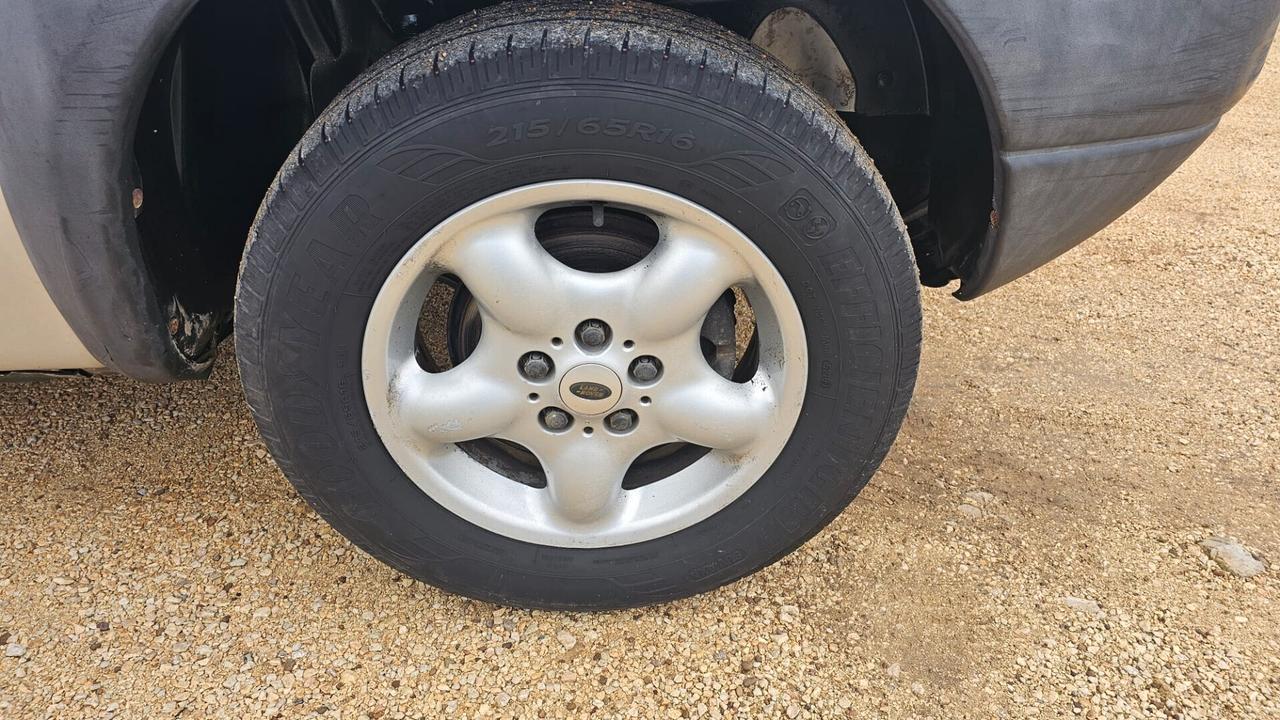 LAND ROVER FREELANDER 2.0 111 CV 2002 5P 4X4 E3 BUSINESS