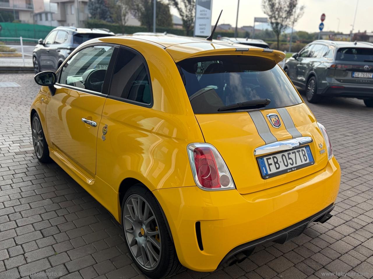 ABARTH 500 1.4 Turbo T-Jet TRIBUTO FERRARI