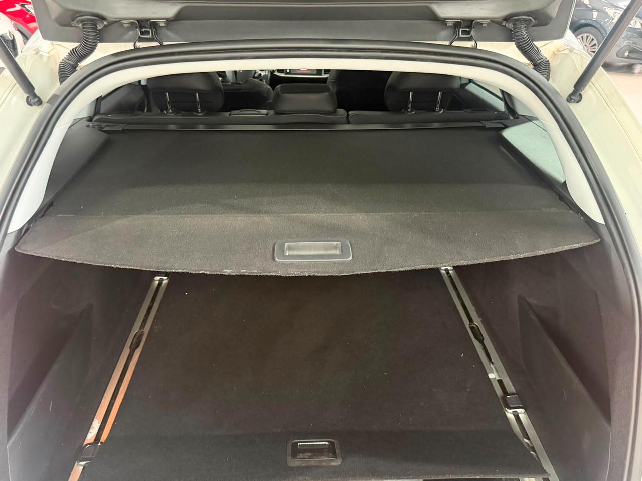 Peugeot 308 Tetto+Pelle+Led+Navigatore