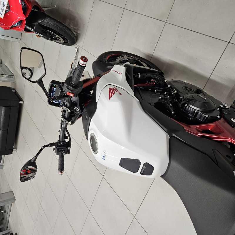 Honda CB 750 Hornet - 2023
