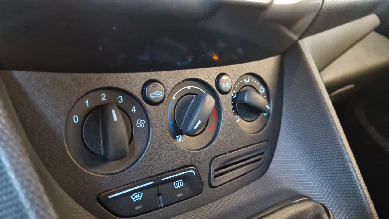 Ford Tourneo Connect 1.6 TDCi Plus