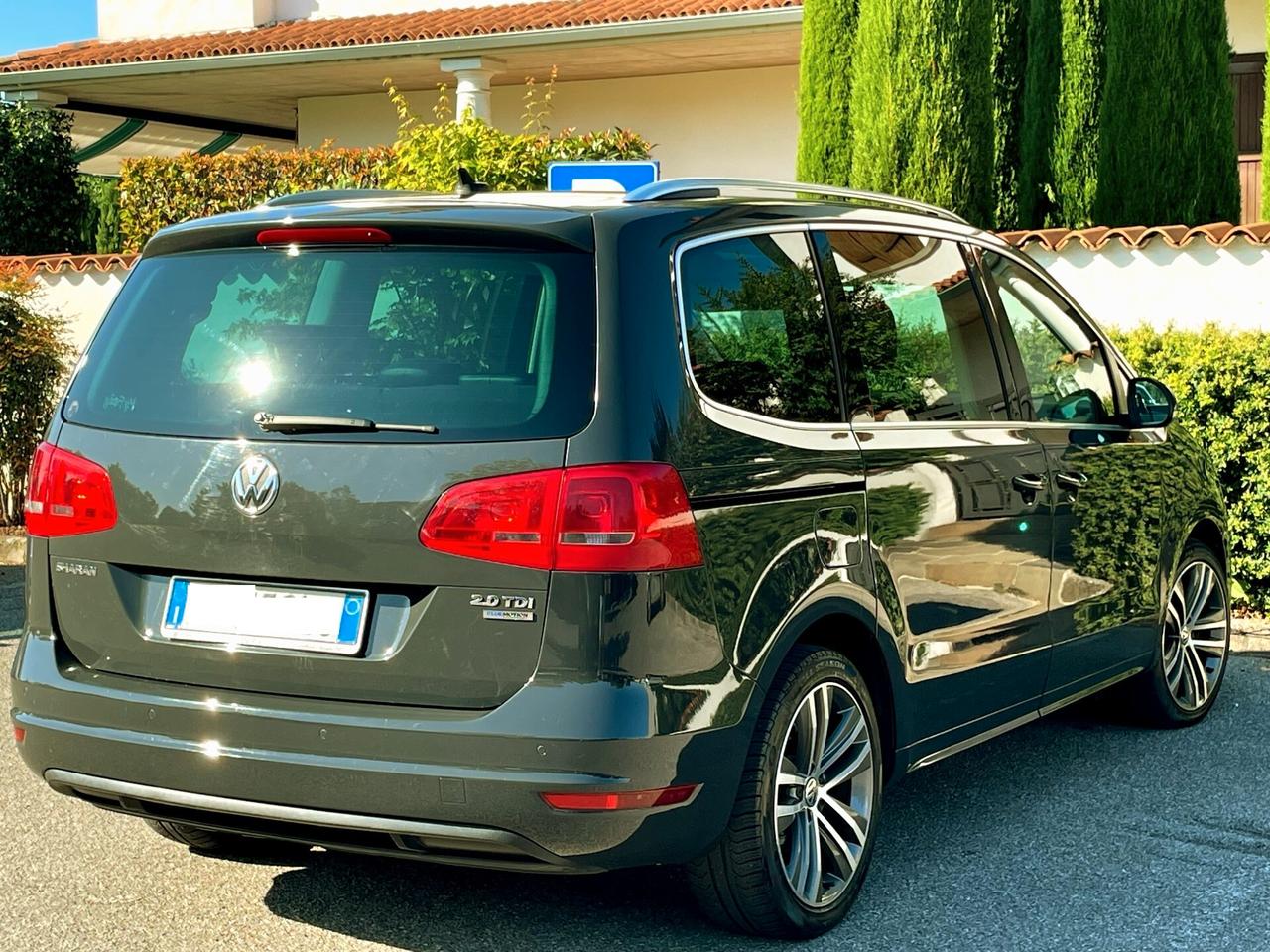 VW SHARAN 2.0D aut.-7POSTI-Pelle,Nav,Tetto-2014