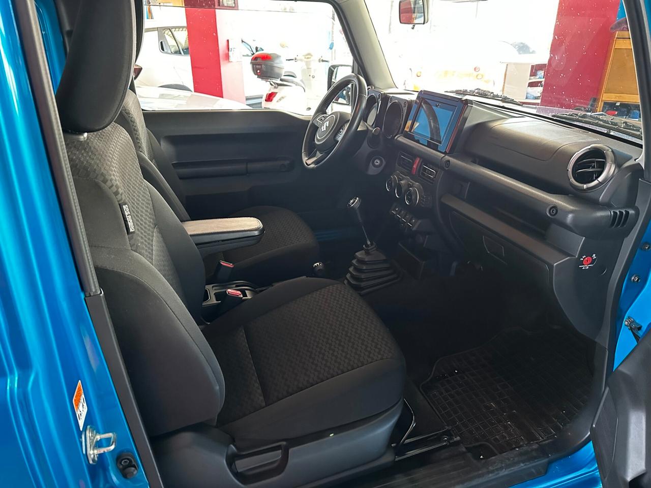 Suzuki Jimny 1.5 5MT Top