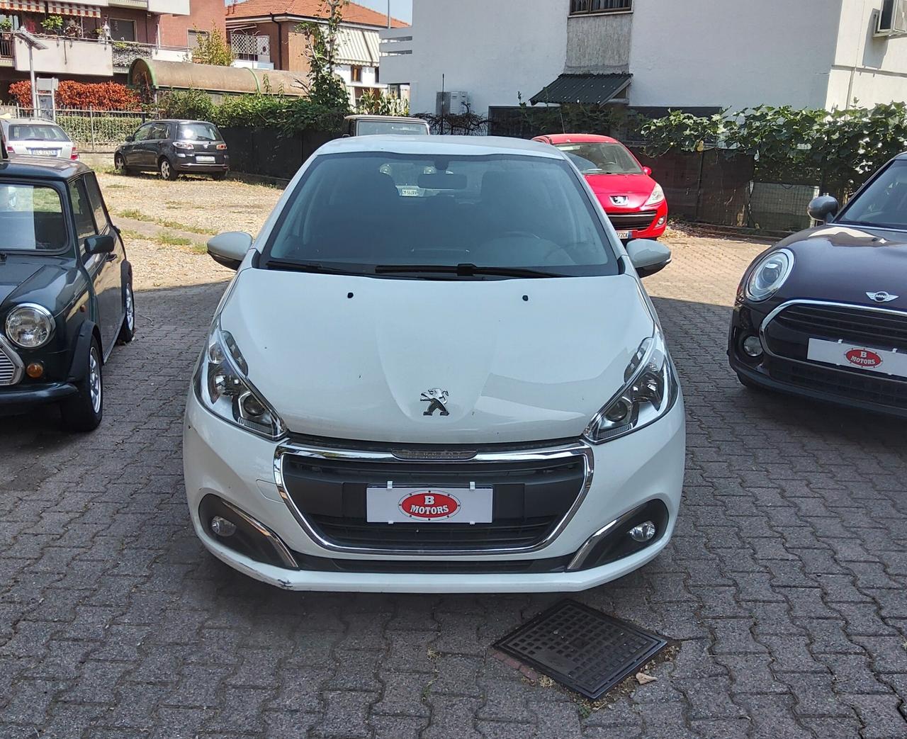 Peugeot 208 BlueHDi 75cv 5 porte OK NEOPATENTATI
