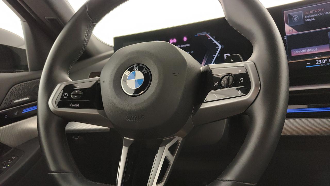 BMW Serie 5 G61 2024 Touring - 520d Touring 48V xdrive MSport auto