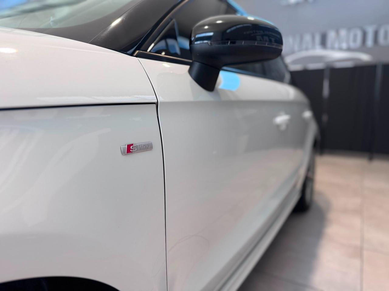 Audi A1 SPB 1.6 TDI Admired 90cv S-LINE