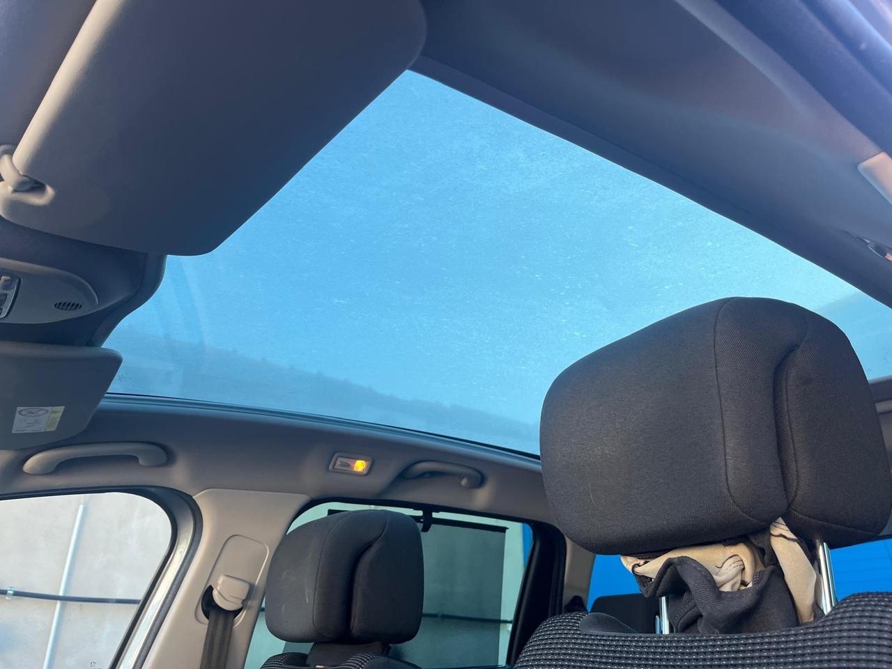 Peugeot 5008-2.0 hdi-7 P- allure-2016