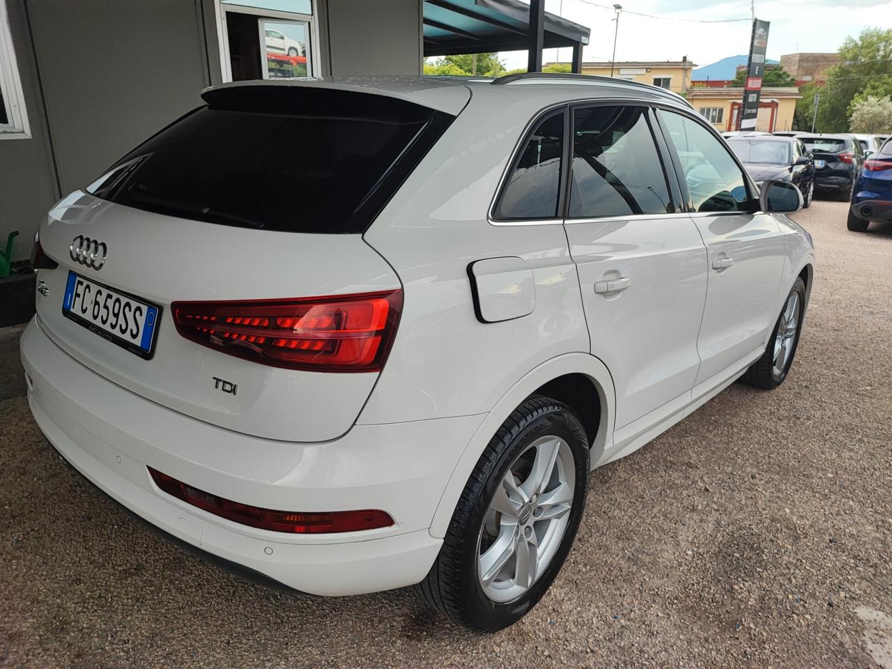 Audi Q3 2.0 TDI 120 CV Design