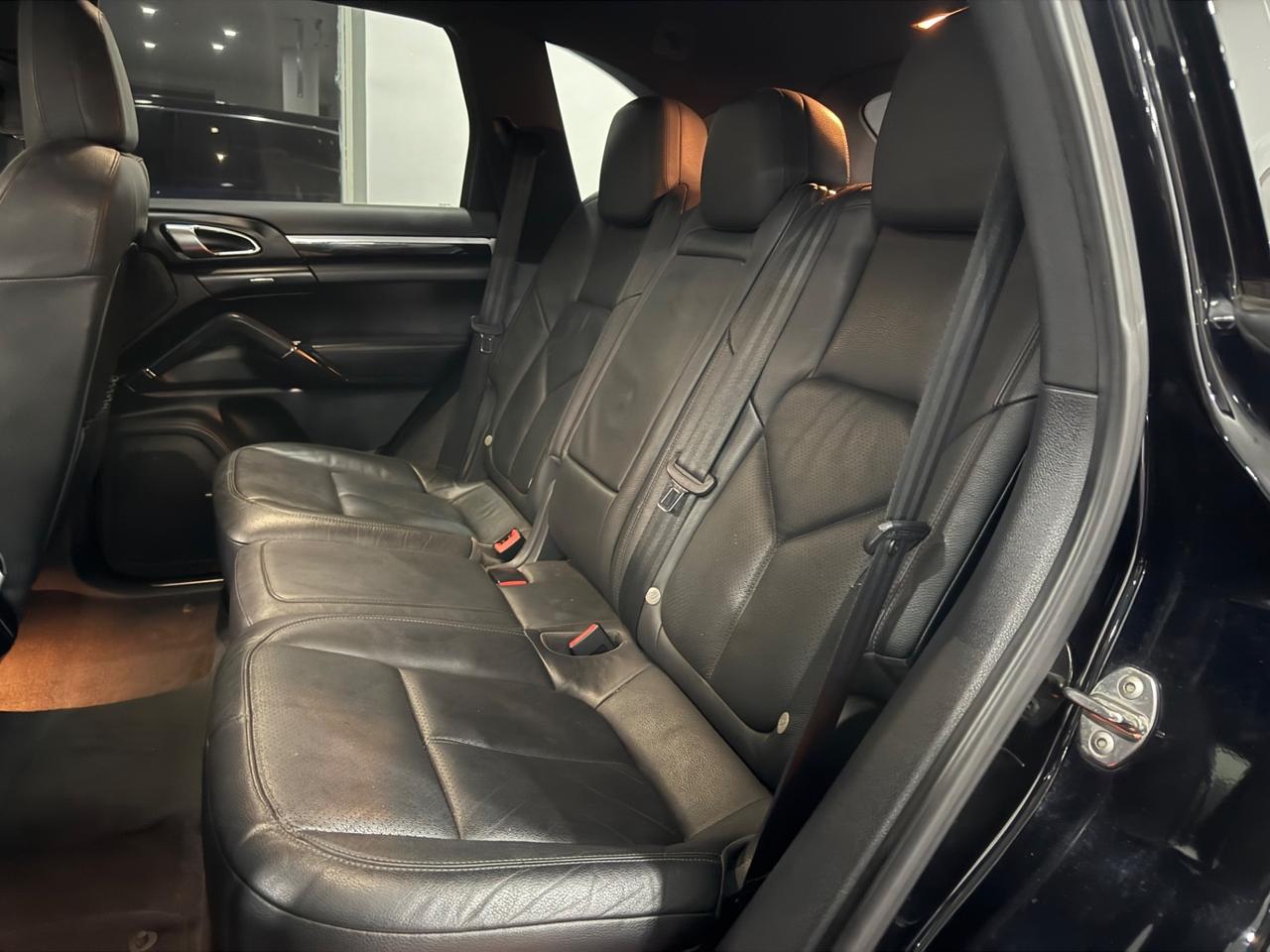 Porsche Cayenne 3.0D 245CV PLATINUM EDITION DA VETRINA2014