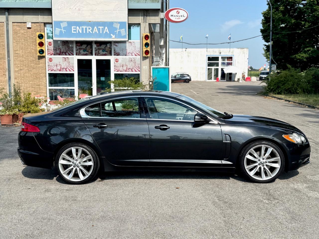 Jaguar XF 3.0 D V6 Luxury