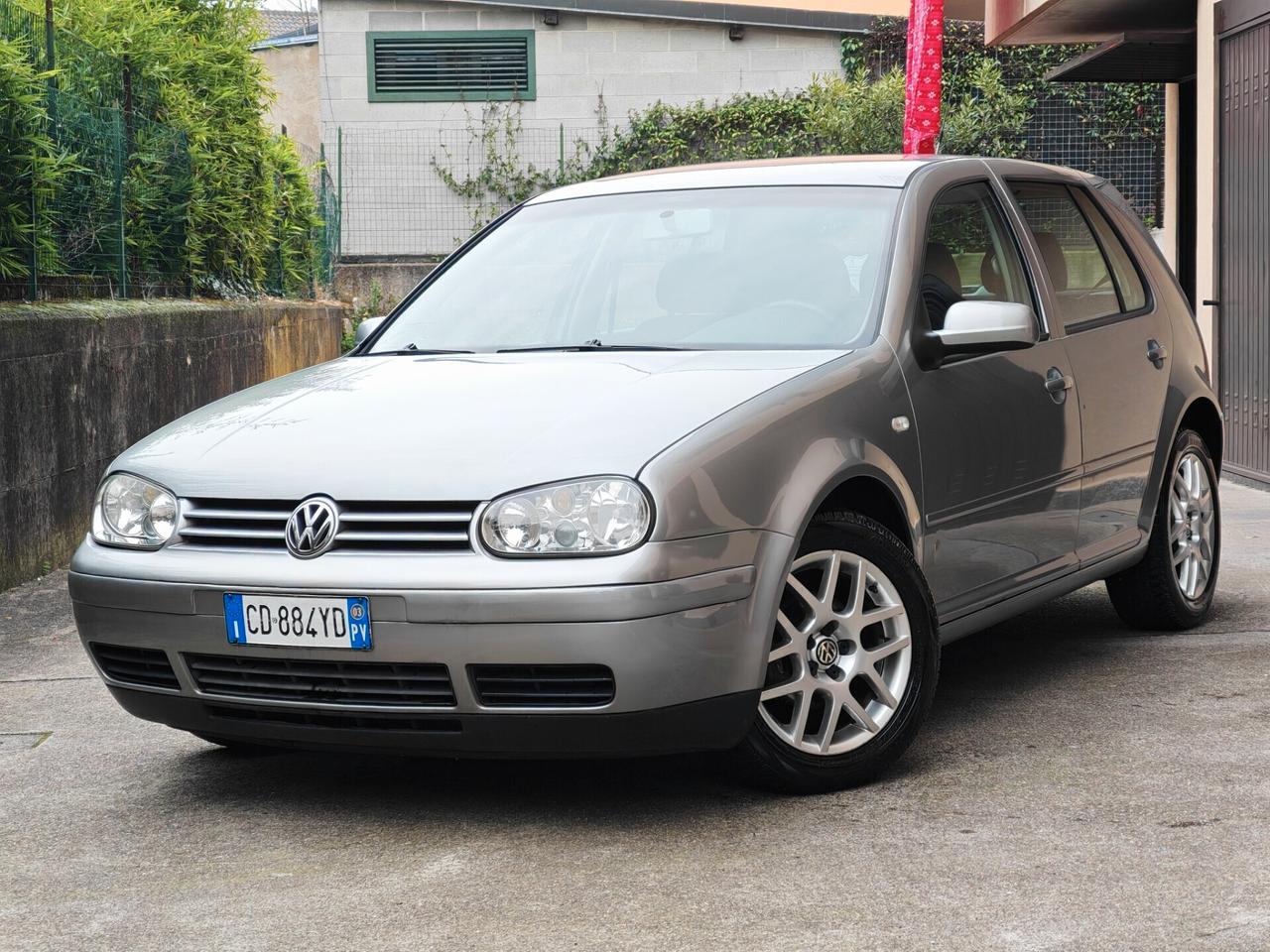 Volkswagen Golf 1.6 BENZINA 105cv Highline / 81.000km