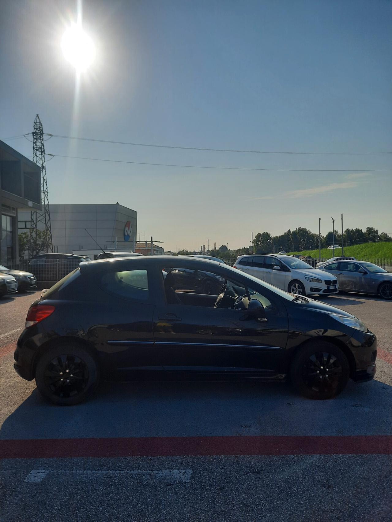 Peugeot 207 1.4 HDi 70CV 3p. OK NEOPATENTATI