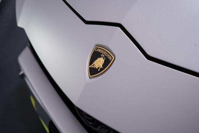 LAMBORGHINI Urus 4.0 650cv Graphite Capsule