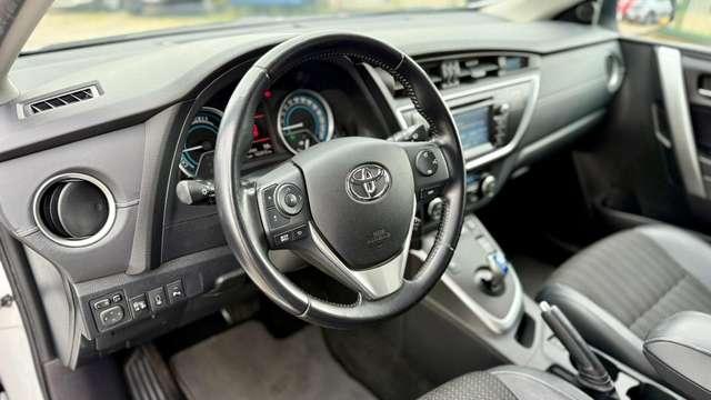 Toyota Auris 5p 1.8h Lounge NEOPATENTATI