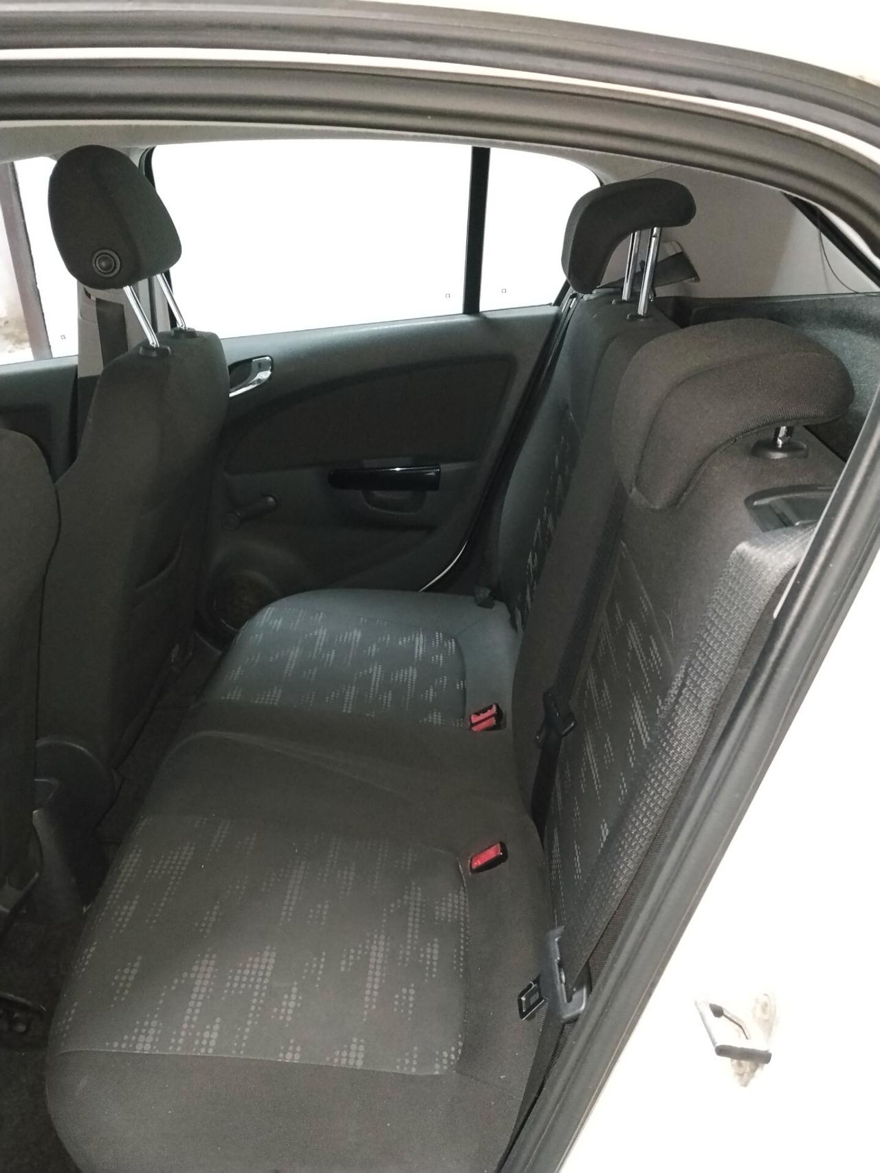 Opel Corsa 1.2 benzina 2011 CON GARANZIA