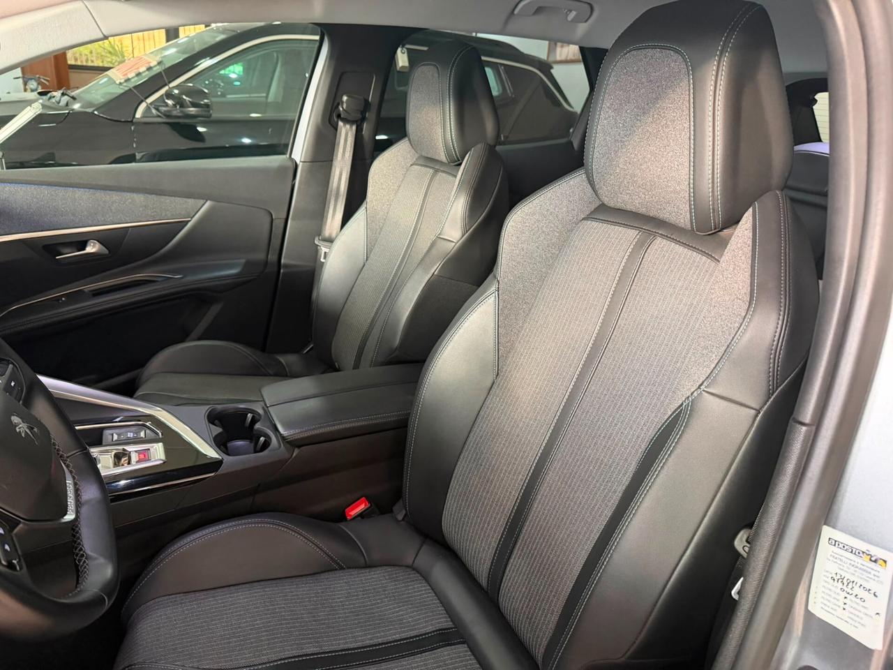 Peugeot 3008 BlueHDi 130 S&S EAT8 Allure Pack