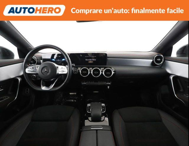 MERCEDES-BENZ CLA 180 Automatic Premium