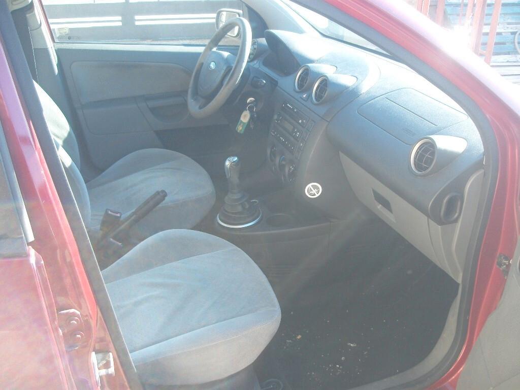 Ford Fiesta 1.4 DIESEL - 2003
