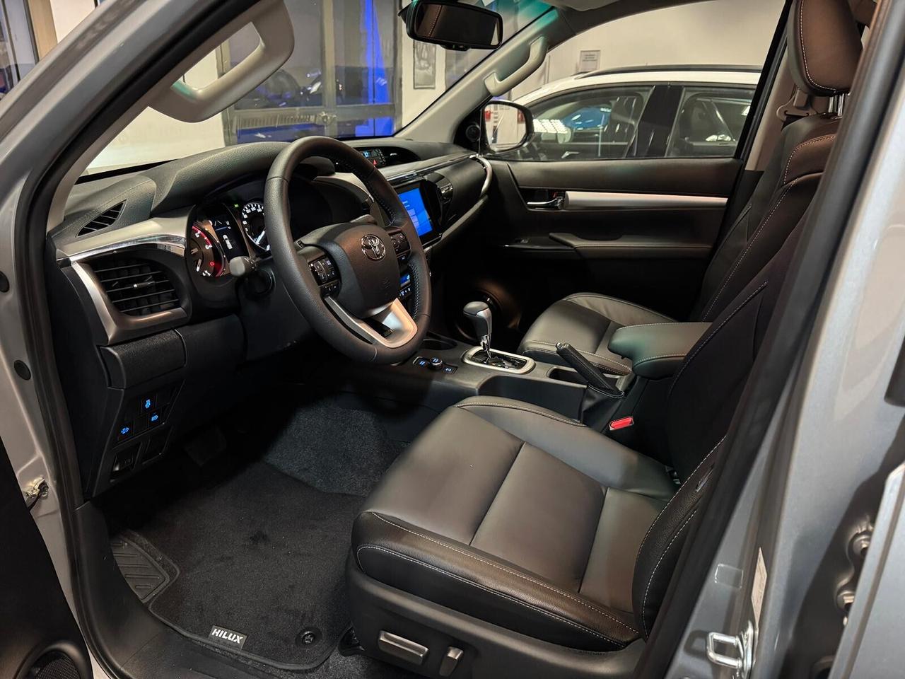 Toyota Hilux 2.8 D-4D 4WD 4 porte DoubleCab Lounge NUOVA