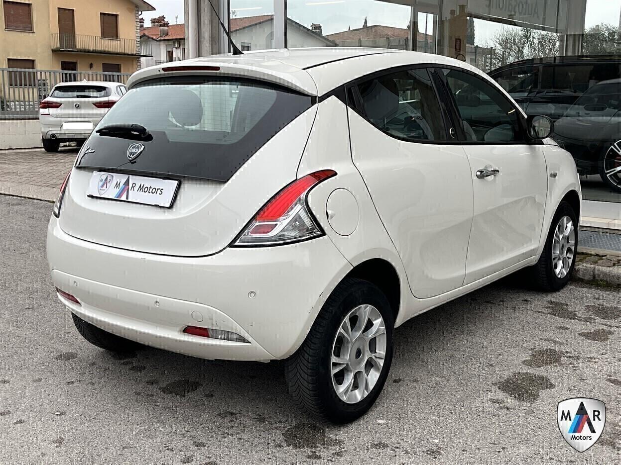 Lancia Ypsilon 0.9 TwinAir 85 CV 5 porte Metano Ecochic Gold