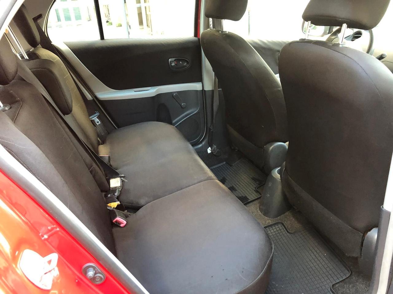 Toyota Yaris 1.0 5 porte