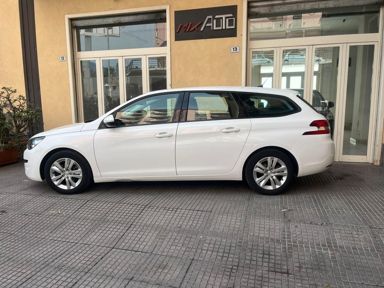 Peugeot 308 BlueHDi 120 S&S SW Business