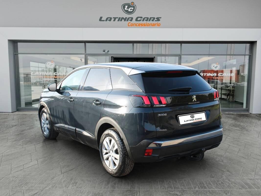 Peugeot 3008 1.5 bluehdi Active 130cv con Telecamera e CarPlay