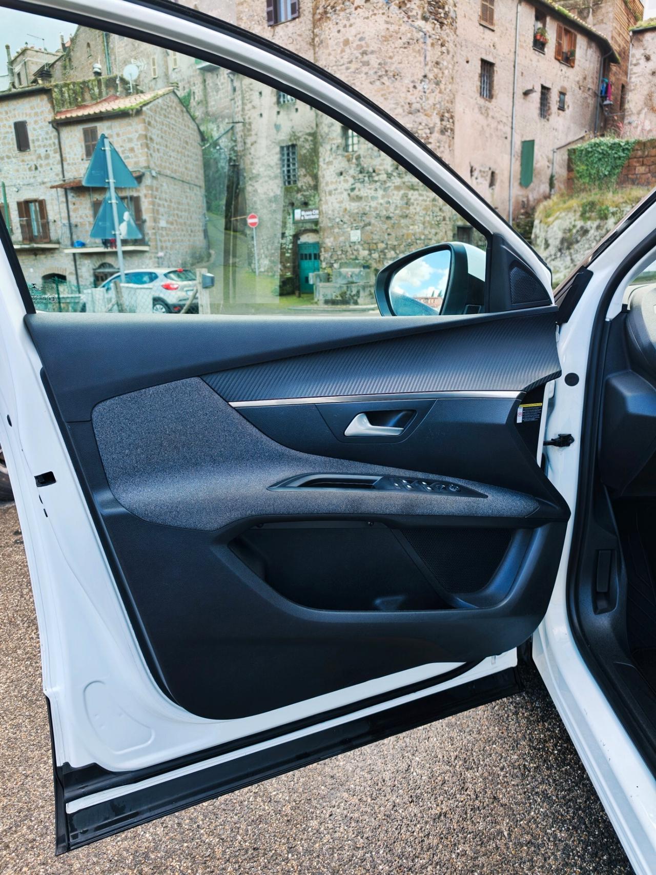 Peugeot 3008 130cv EAT8 Business