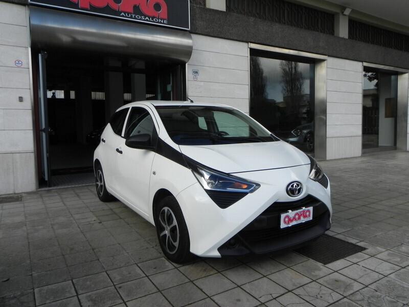 Toyota Aygo Connect 1.0 VVT-i 72CV 5 porte x-business light