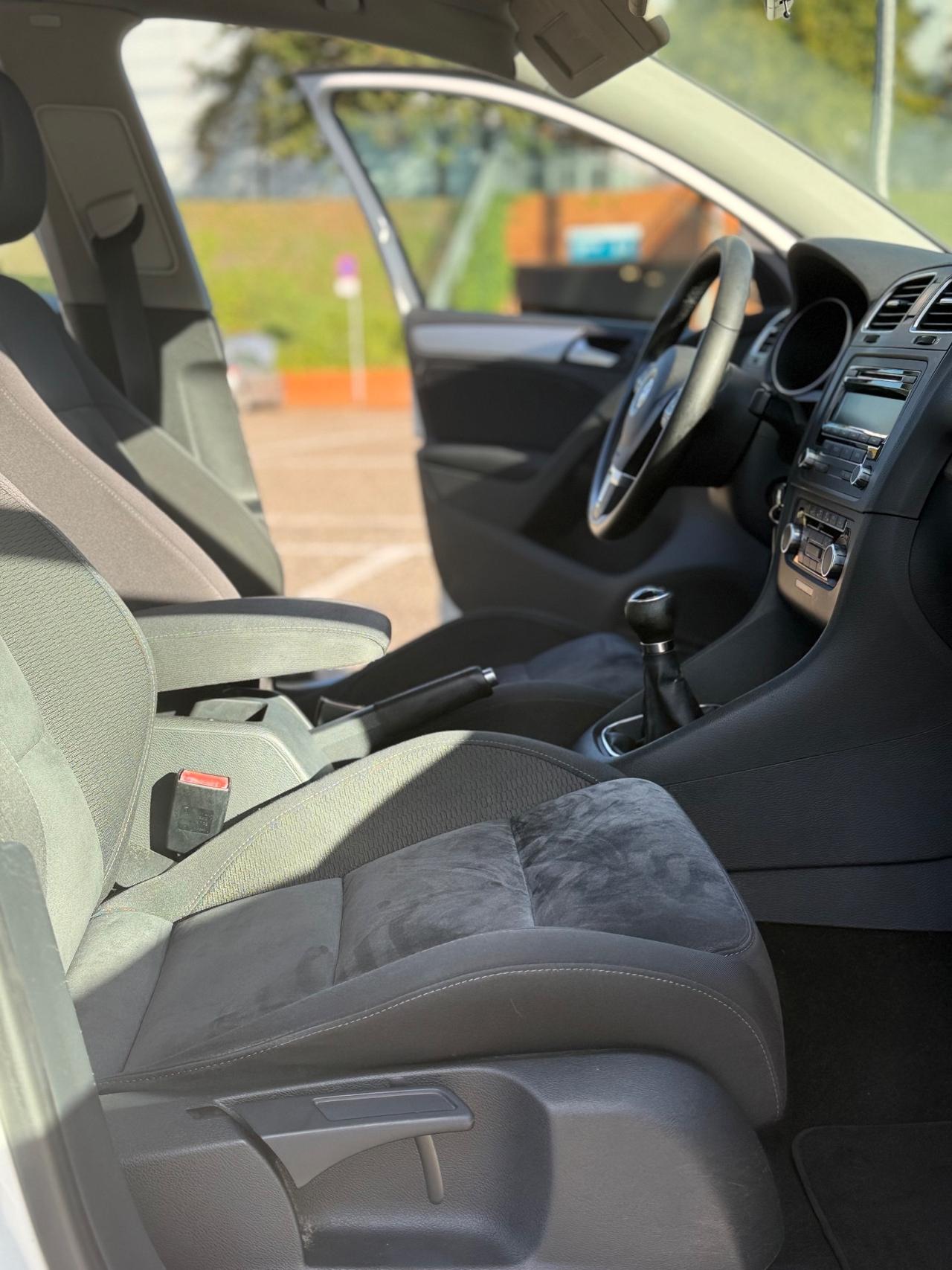Volkswagen Golf 2.0 TDI 140CV OK NEOPATENTATI