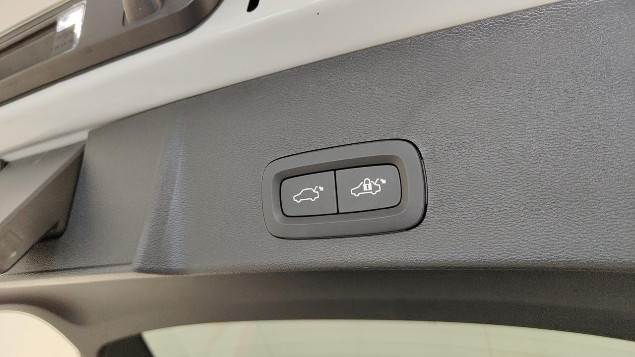 VOLVO XC40 2.0 b3 Core auto