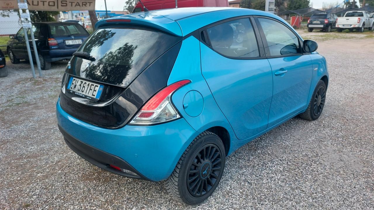 Lancia Ypsilon 1.2 69 CV 5 porte Elefantino
