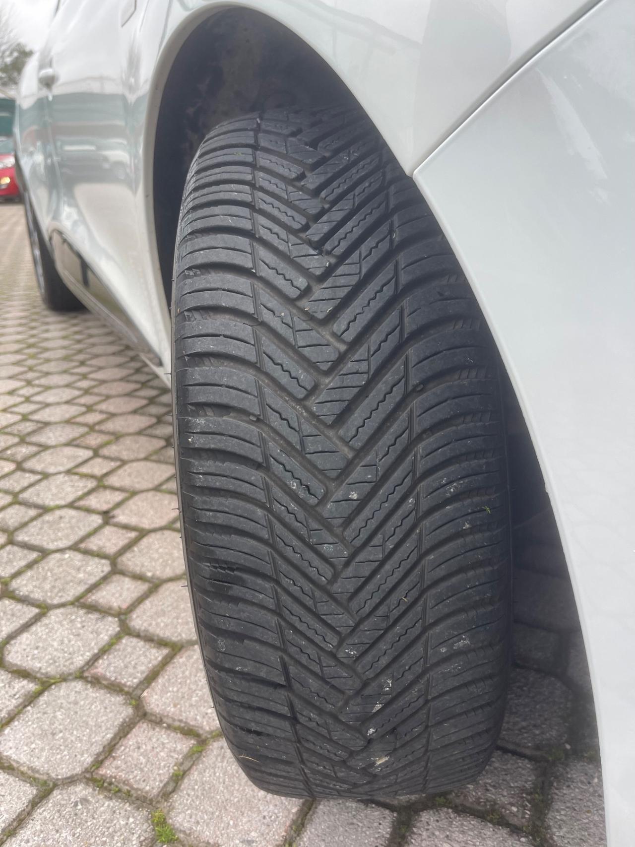 Renault Clio 1.2 75CV GPL 5 porte Costume National