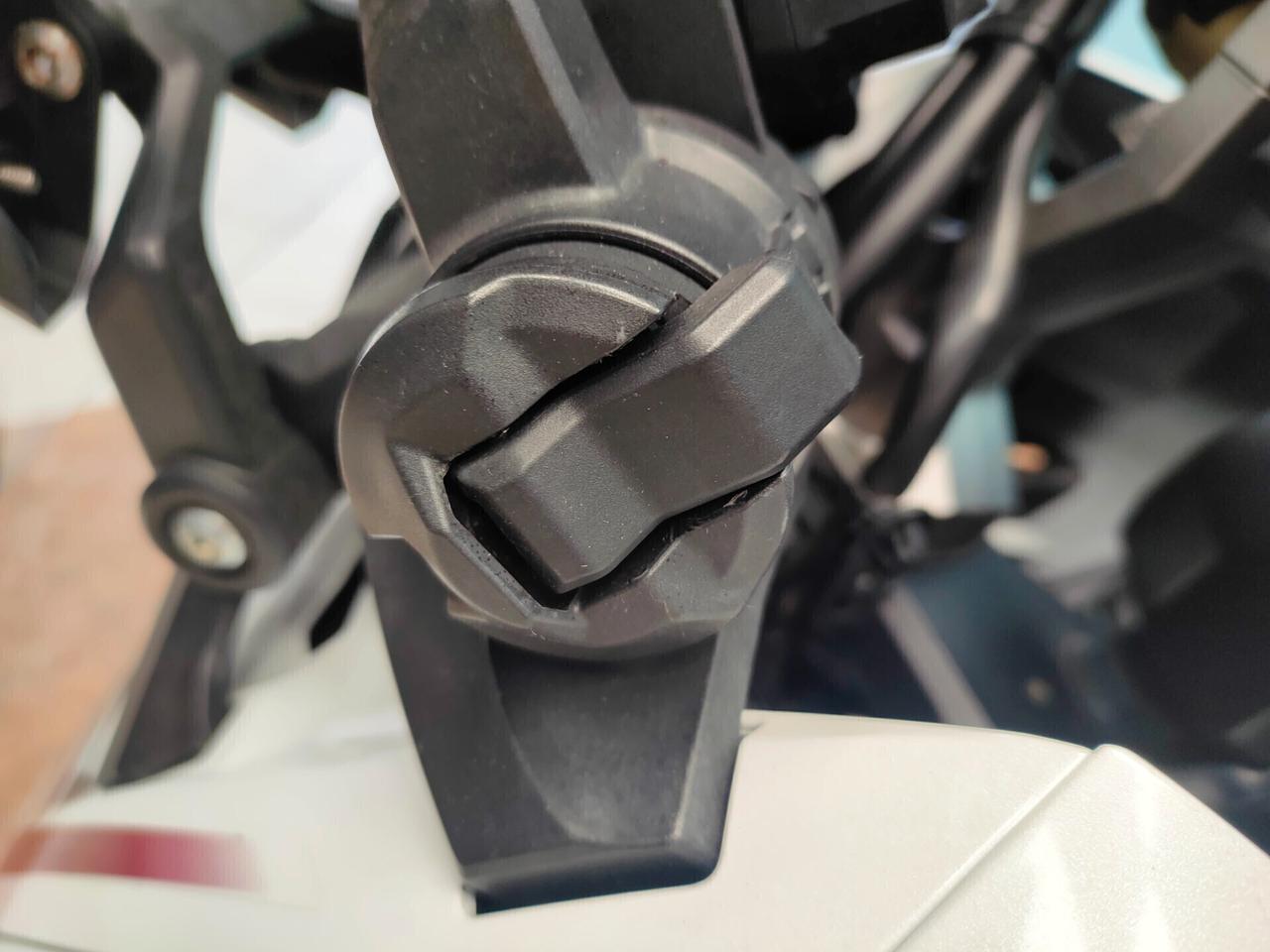 Honda X-ADV 750 con livrea Tricolour HRC