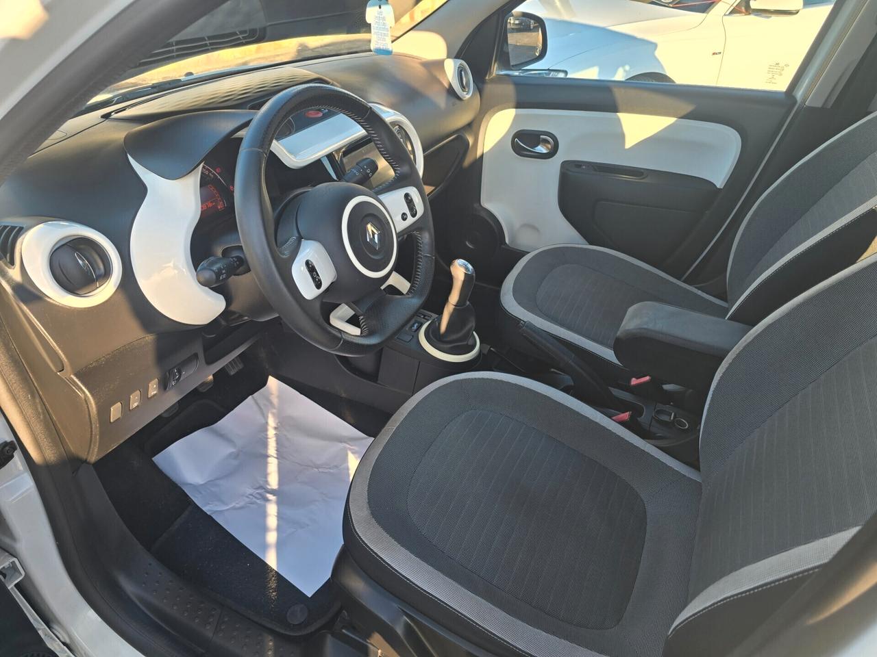 Renault Twingo SCe EDC Lovely