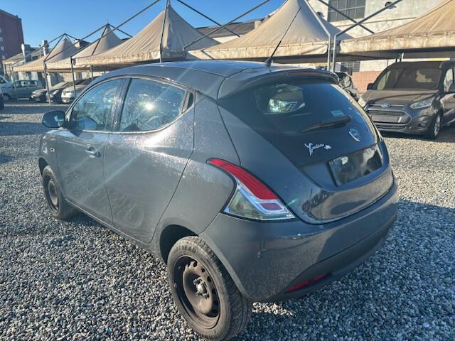 Lancia Ypsilon 0.9 TwinAir 85 CV 5 porte Metano Ecochic Silver - VETTURA GRANDINATA