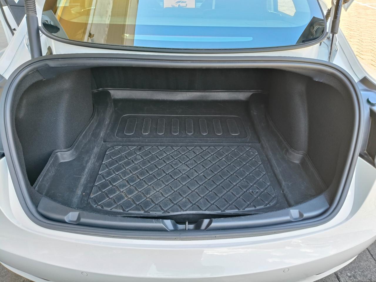 Tesla Model 3 Long Range Dual Motor AWD